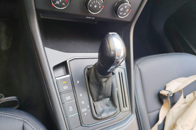 Used Volkswagen Lavida 2022 1.5L Automatic Fashion Edition Gear Lever
