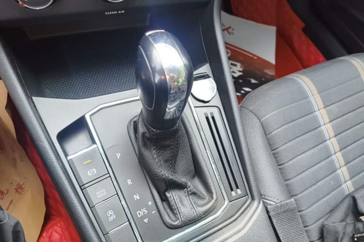 Used Volkswagen Lavida 2022 1.5L Automatic Vision Edition Gear Lever