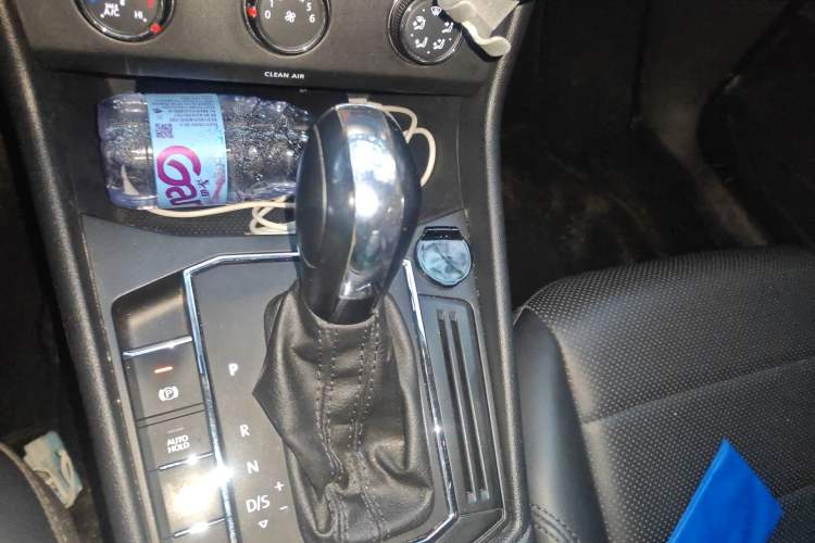 Used Volkswagen Lavida 2022 1.5L Automatic Comfort Edition Gear Lever
