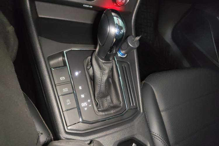 Used Volkswagen Lavida 2022 1.5L Automatic Comfort Edition Gear Lever