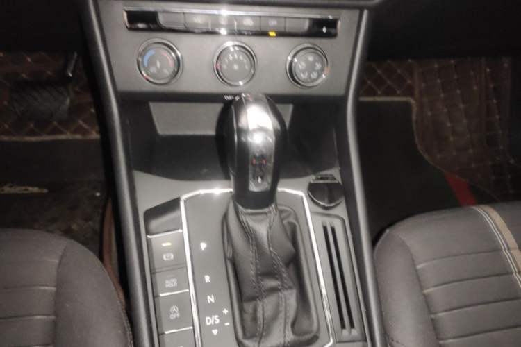 Used Volkswagen Lavida 2022 280TSI DSG Comfort Edition Gear Lever