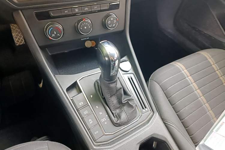 Used Volkswagen Lavida 2022 280TSI DSG Comfort Edition Gear Lever