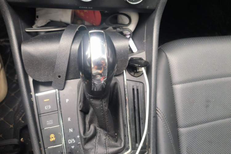 Used Volkswagen Lavida 2022 1.5L Automatic Comfort Edition Gear Lever