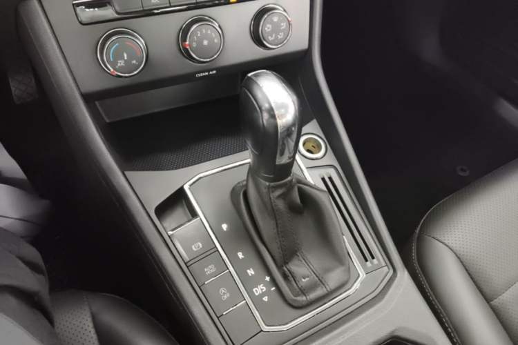 Used Volkswagen Lavida 2022 1.5L Automatic Comfort Edition Gear Lever