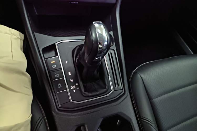 Used Volkswagen Lavida 2022 1.5L Automatic Comfort Edition Gear Lever