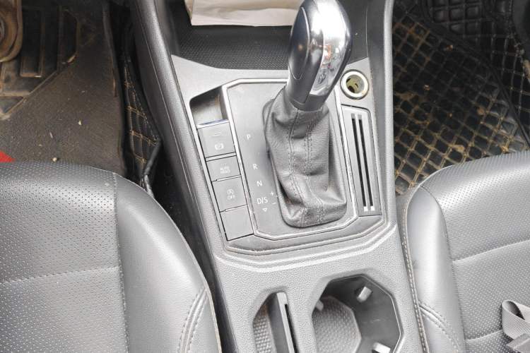 Used Volkswagen Lavida 2022 1.5L Automatic Comfort Edition Gear Lever