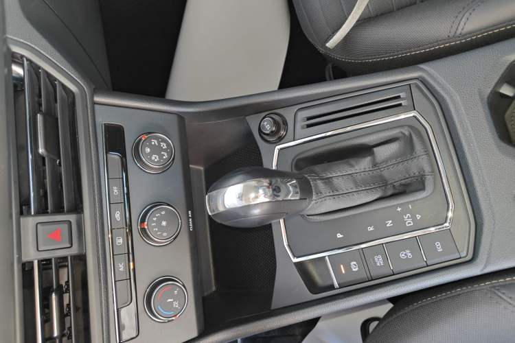 Used Volkswagen Lavida 2022 280TSI DSG Comfort Edition Gear Lever