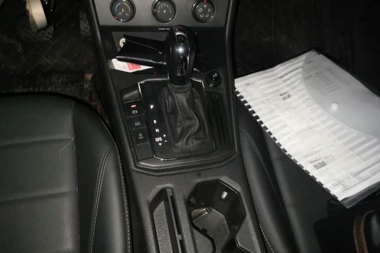 Used Volkswagen Lavida 2022 1.5L Automatic Vision Edition Gear Lever