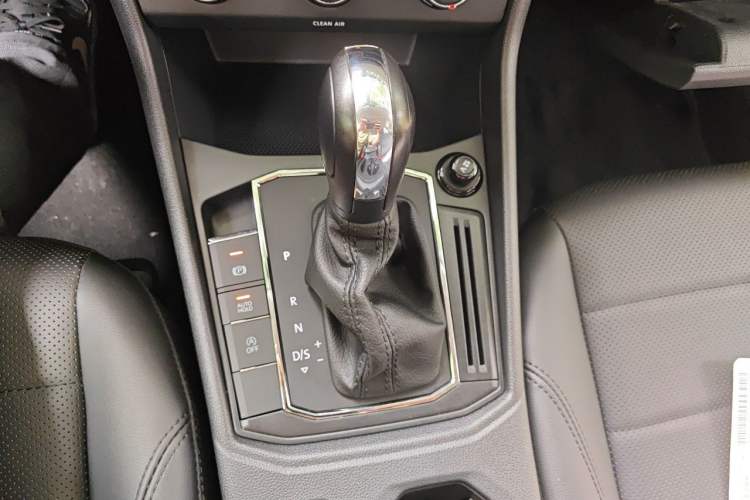 Used Volkswagen Lavida 2022 1.5L Automatic Comfort Edition Gear Lever