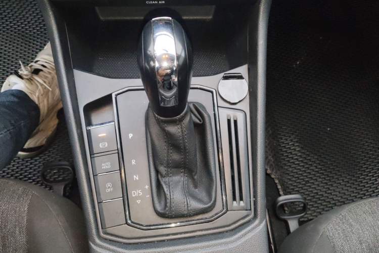 Used Volkswagen Lavida 2022 1.5L Automatic Fashion Edition Gear Lever