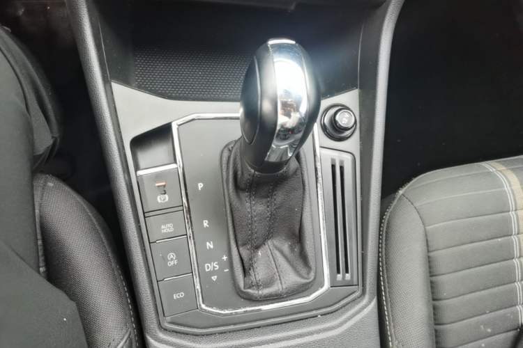 Used Volkswagen Lavida 2022 280TSI DSG Comfort Edition Gear Lever
