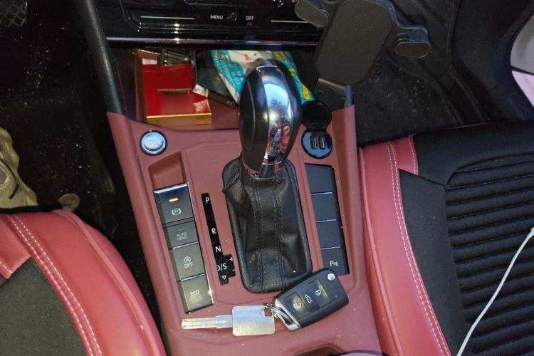 Used Volkswagen Lavida 2022 280TSI DSG Luxury Edition Gear Lever