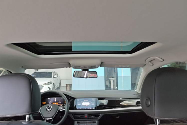 Used Volkswagen Lavida 2022 1.5L Automatic Comfort Edition Headliner