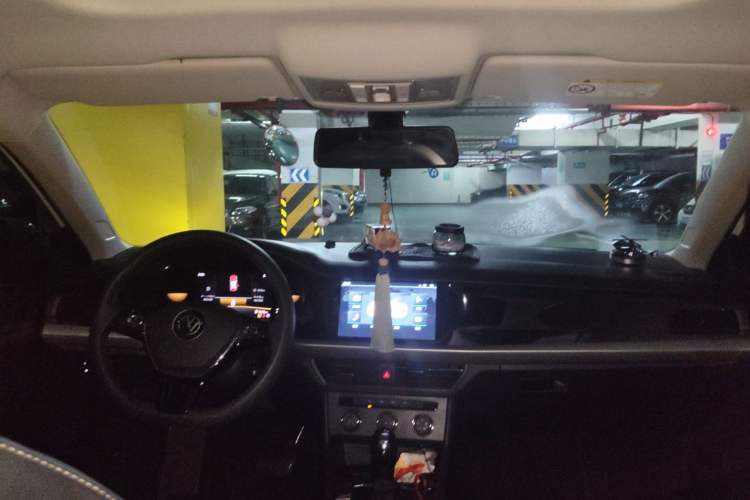 Used Volkswagen Lavida 2022 1.5L Automatic Comfort Edition Headliner