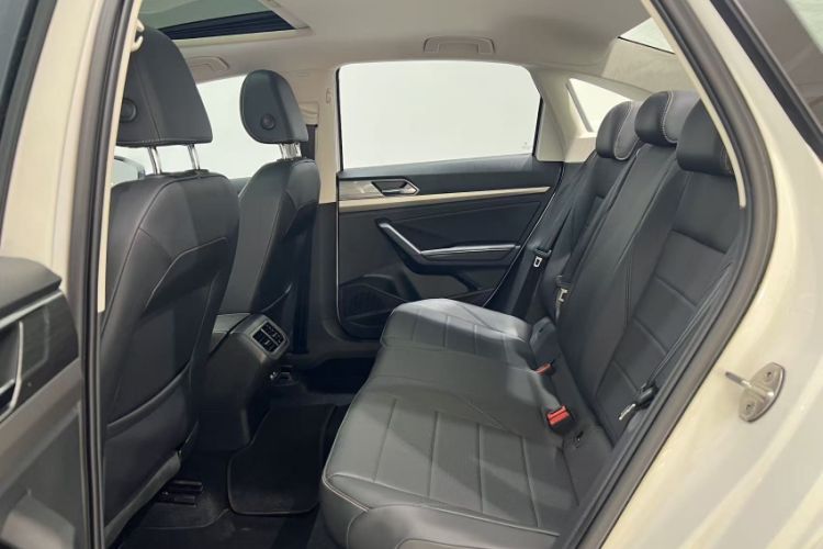 Used Volkswagen Lavida 2022 1.5L Automatic Comfort Edition Interior 2