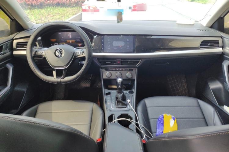 Used Volkswagen Lavida 2022 1.5L Automatic Comfort Edition Interior 2