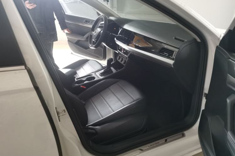Used Volkswagen Lavida 2022 1.5L Automatic Comfort Edition Interior 2