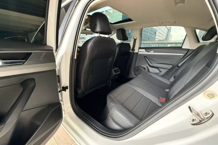 Used Volkswagen Lavida 2022 1.5L Automatic Comfort Edition Interior 3