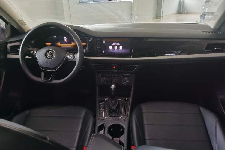 Used Volkswagen Lavida 2022 1.5L Automatic Comfort Edition Interior 5