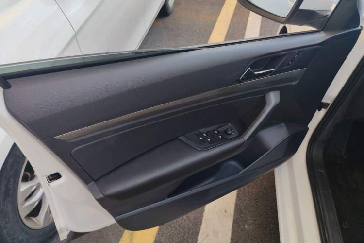 Used Volkswagen Lavida 2022 1.5L Automatic Fashion Edition Interior 7