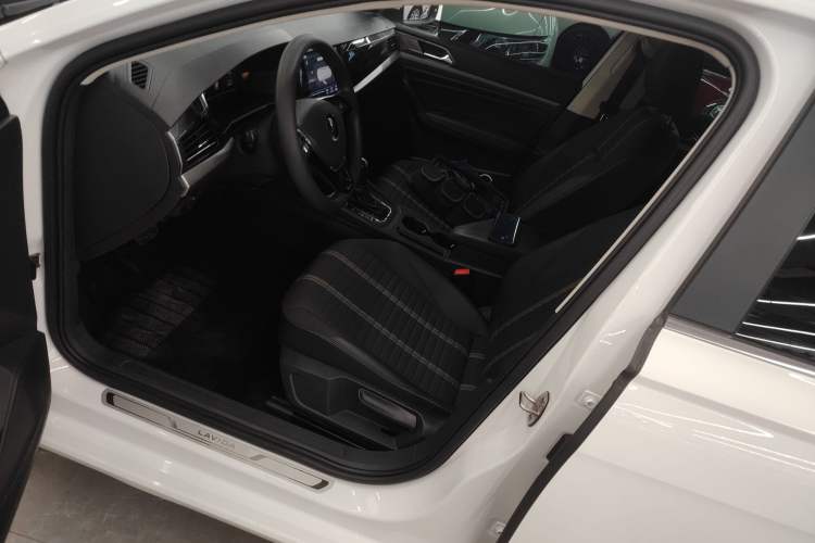 Used Volkswagen Lavida 2022 280TSI DSG Comfort Edition Left Front Seat