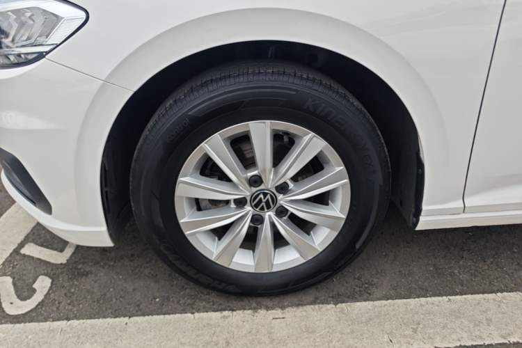 Used Volkswagen Lavida 2022 1.5L Automatic Fashion Edition Left Front Wheel Hub