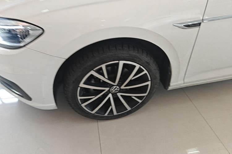 Used Volkswagen Lavida 2022 280TSI DSG Luxury Edition Left Front Wheel Hub