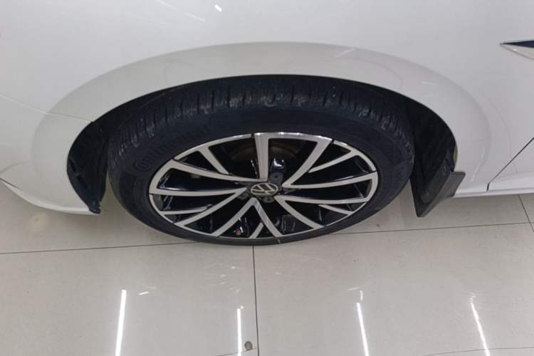 Used Volkswagen Lavida 2022 280TSI DSG Luxury Edition Left Front Wheel Hub