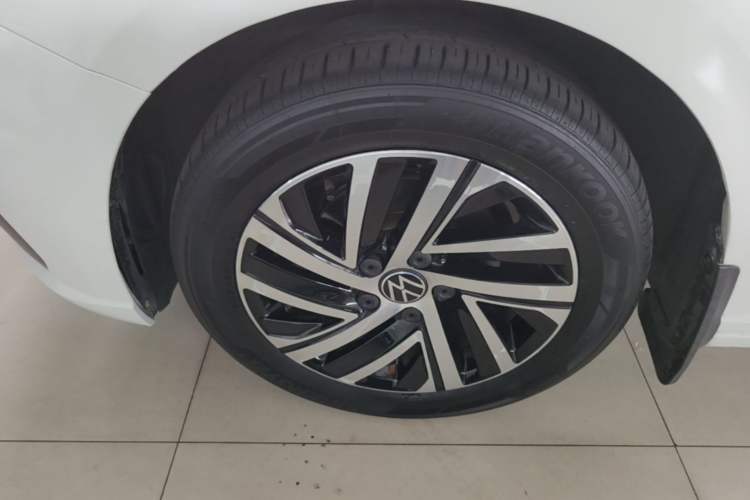 Used Volkswagen Lavida 2022 1.5L Automatic Comfort Edition Left Front Wheel Hub