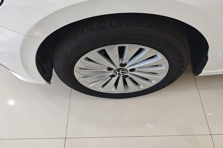 Used Volkswagen Lavida 2022 1.5L Automatic Comfort Edition Left Front Wheel Hub
