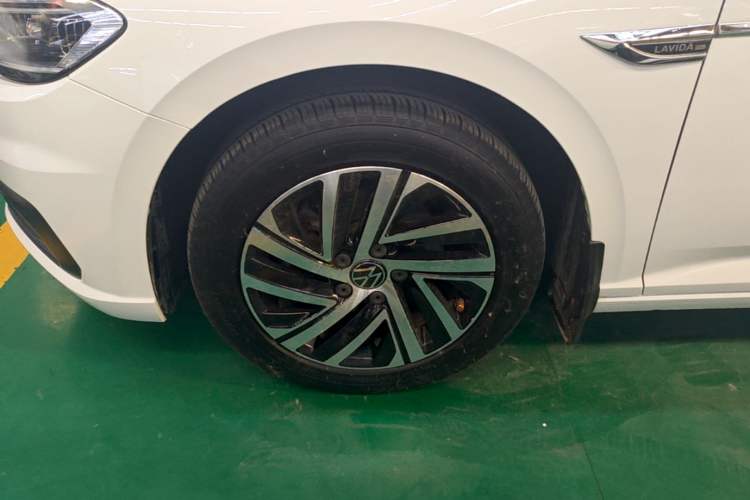 Used Volkswagen Lavida 2022 280TSI DSG Comfort Edition Left Front Wheel Hub