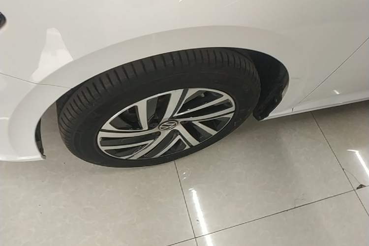 Used Volkswagen Lavida 2022 280TSI DSG Comfort Edition Left Front Wheel Hub