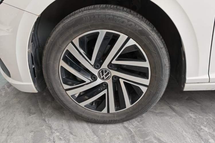 Used Volkswagen Lavida 2022 1.5L Automatic Comfort Edition Left Front Wheel Hub
