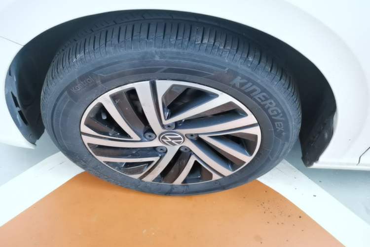 Used Volkswagen Lavida 2022 280TSI DSG Comfort Edition Left Front Wheel Hub