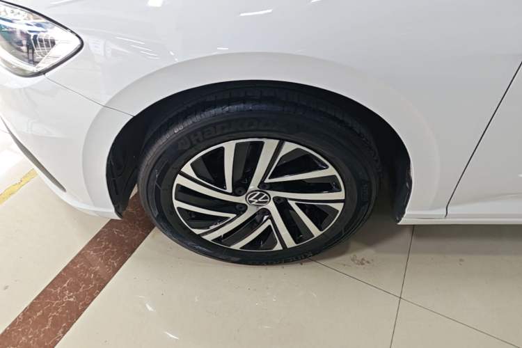 Used Volkswagen Lavida 2022 1.5L Automatic Comfort Edition Left Front Wheel Hub
