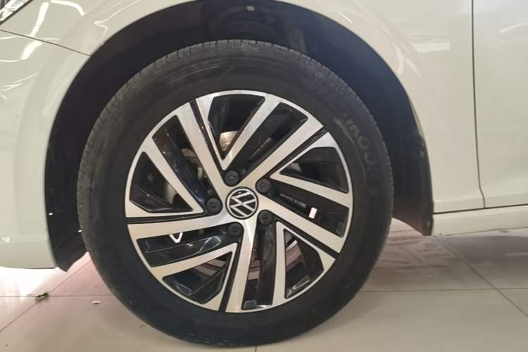 Used Volkswagen Lavida 2022 280TSI DSG Comfort Edition Left Front Wheel Hub