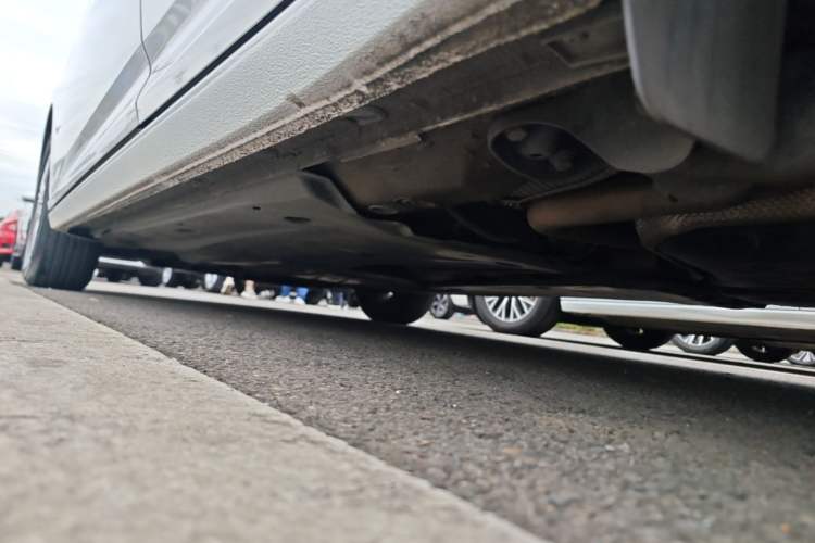 Used Volkswagen Lavida 2022 1.5L Automatic Fashion Edition Left Side Sill