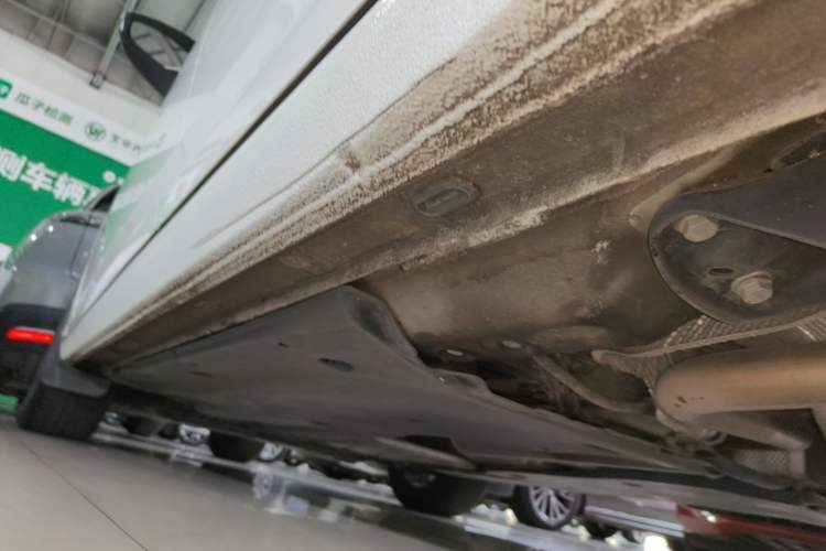 Used Volkswagen Lavida 2022 1.5L Automatic Comfort Edition Left Side Sill