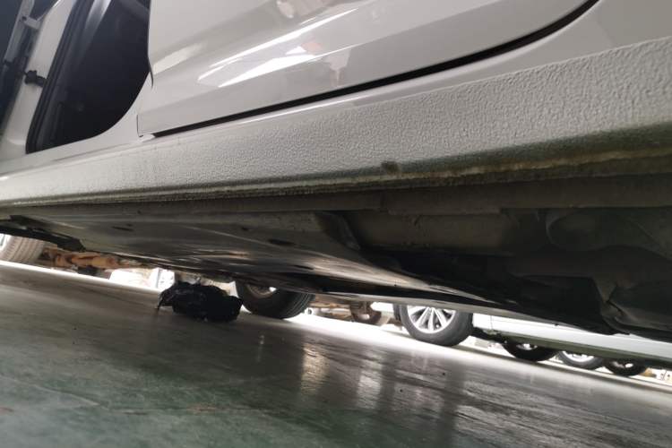 Used Volkswagen Lavida 2022 1.5L Automatic Fashion Edition Left Side Sill