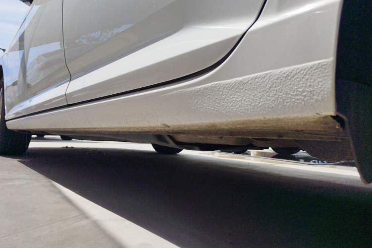 Used Volkswagen Lavida 2022 1.5L Automatic Fashion Edition Left Side Sill