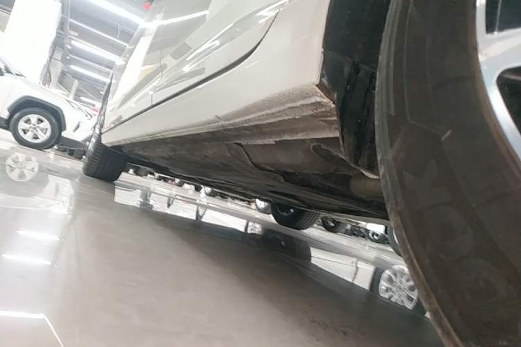 Used Volkswagen Lavida 2022 280TSI DSG Comfort Edition Left Side Sill