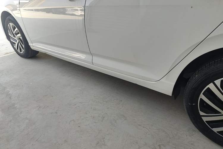 Used Volkswagen Lavida 2022 280TSI DSG Comfort Edition Left Side Sill