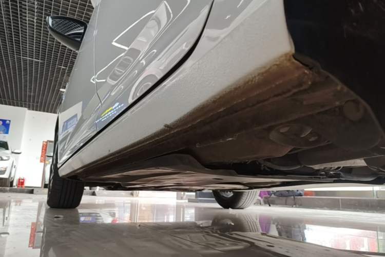 Used Volkswagen Lavida 2022 280TSI DSG Comfort Edition Left Side Sill