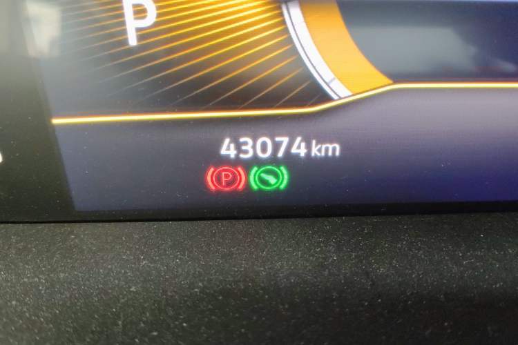 Used Volkswagen Lavida 2022 280TSI DSG Comfort Edition Odometer Close Up