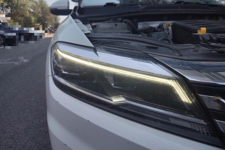Used Volkswagen Lavida 2022 1.5L Automatic Comfort Edition Right Front Headlight