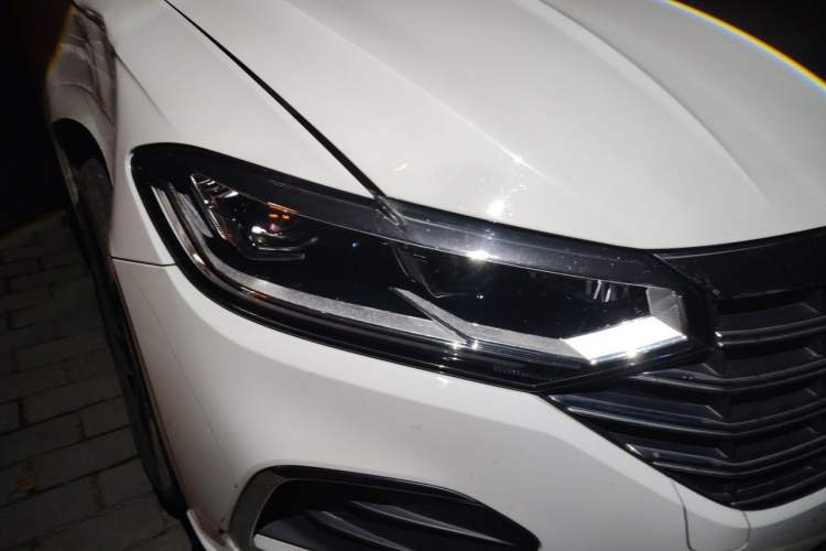 Used Volkswagen Lavida 2022 1.5L Automatic Comfort Edition Right Front Headlight