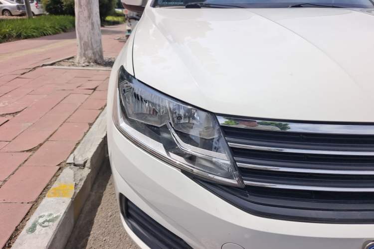 Used Volkswagen Lavida 2022 1.5L Automatic Fashion Edition Right Front Headlight