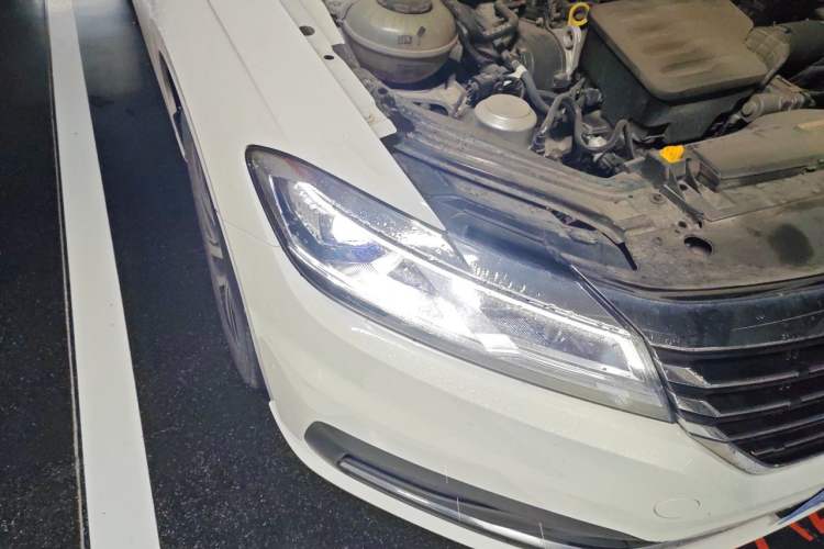 Used Volkswagen Lavida 2022 1.5L Automatic Comfort Edition Right Front Headlight
