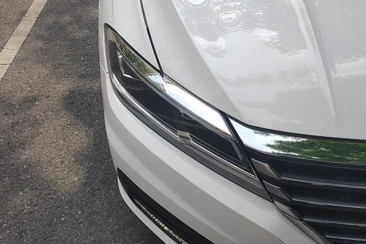 Used Volkswagen Lavida 2022 1.5L Automatic Comfort Edition Right Front Headlight