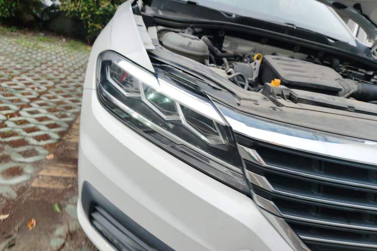 Used Volkswagen Lavida 2022 1.5L Automatic Fashion Edition Right Front Headlight